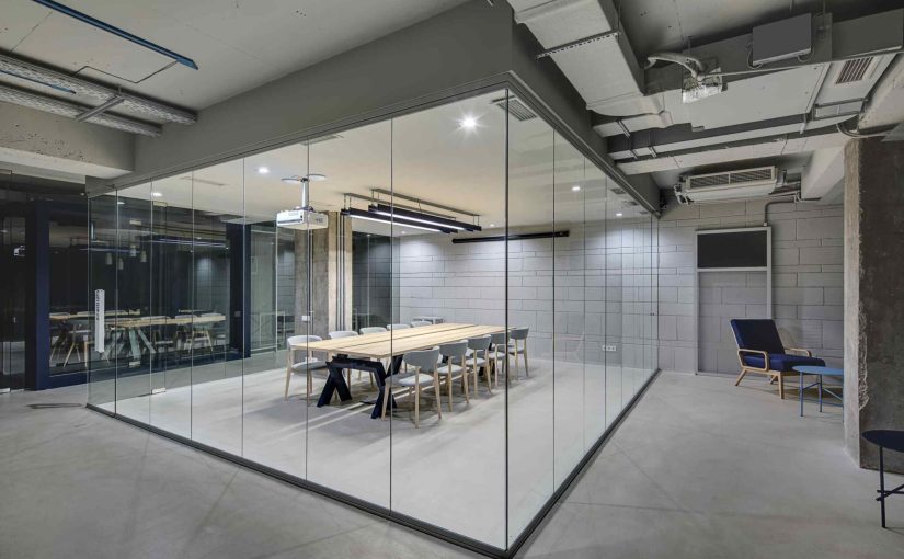 Advantages of Having Office Glass Partition in Malaysia