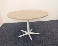 ROUND SHAPE DISCUSSION TABLE WITH STAR LEG – F1-DT-S 900