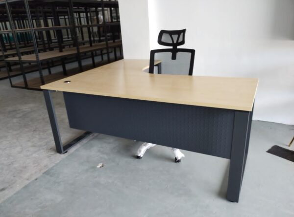 L Shape Office Table With O Metal Leg - V-SQML 1515