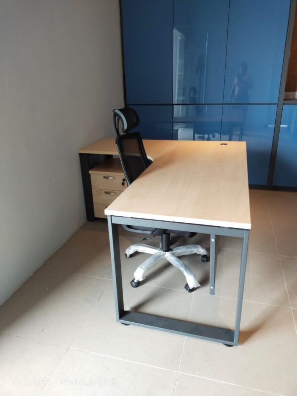 L Shape Office Table With O Metal Leg - V-SQML 1515