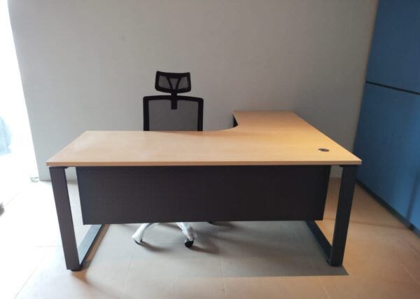 L Shape Office Table With O Metal Leg - V-SQML 1515