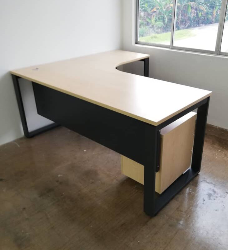 L Shape Office Table With O Metal Leg - V-SQML 1515