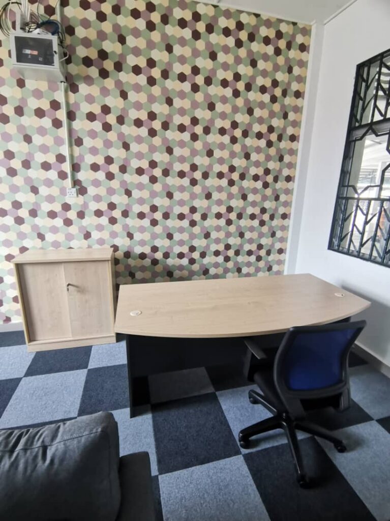 D Shape Office Table - V-GMB 180 A