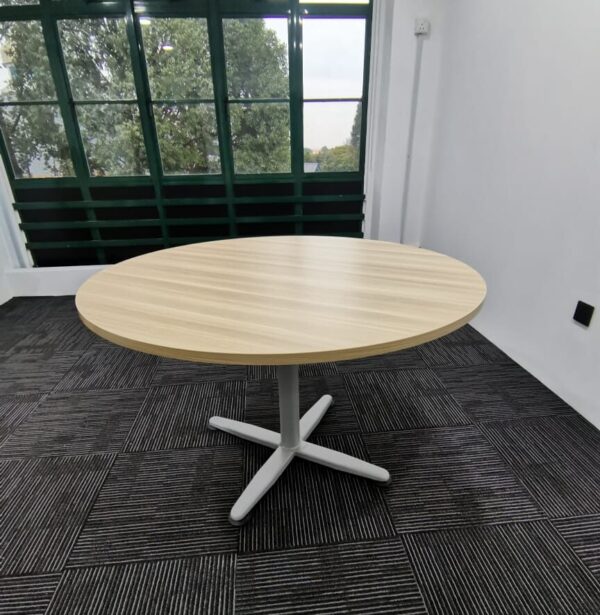 ROUND SHAPE DISCUSSION TABLE WITH X LEG – V-QR 90