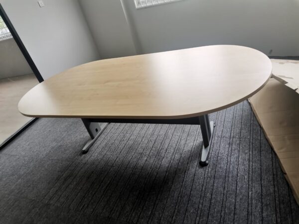 Oval Shape Conference Table - V-TOE 18