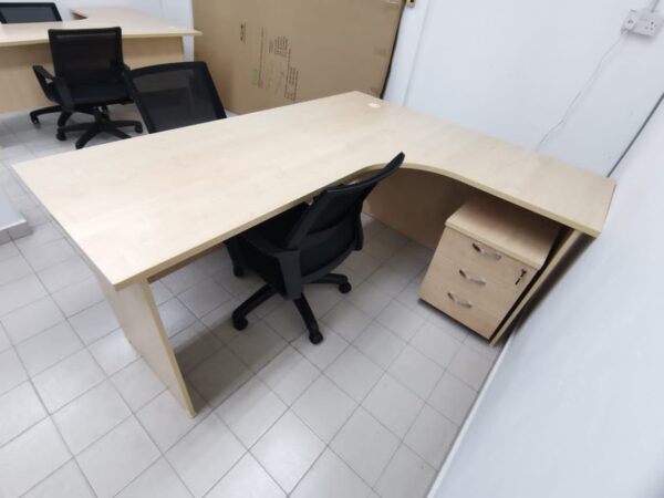 L Shape Office Table – V-EXL 1515