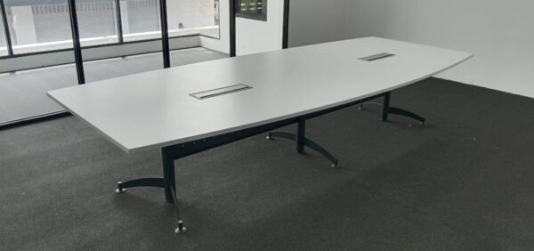 Boat Shape Conference Table With Taxus Leg - F1-TBC 1800