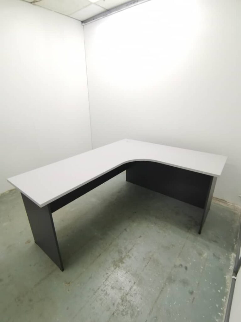 L Shape Office Table – V-GL 1515