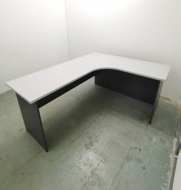 L Shape Office Table – V-GL 1515