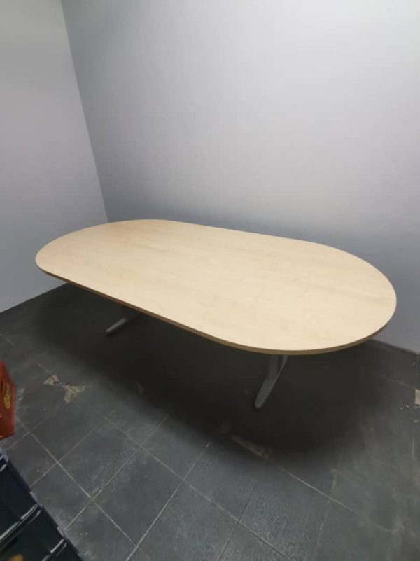 Oval Shape Conference Table - V-TOE 18