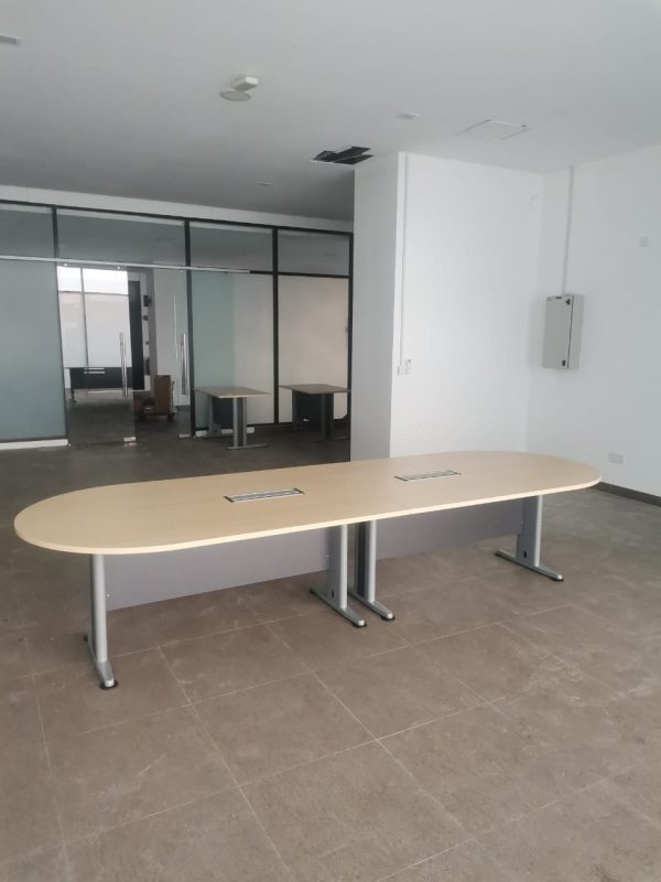 Oval Shape Conference Table - V-TOE 18