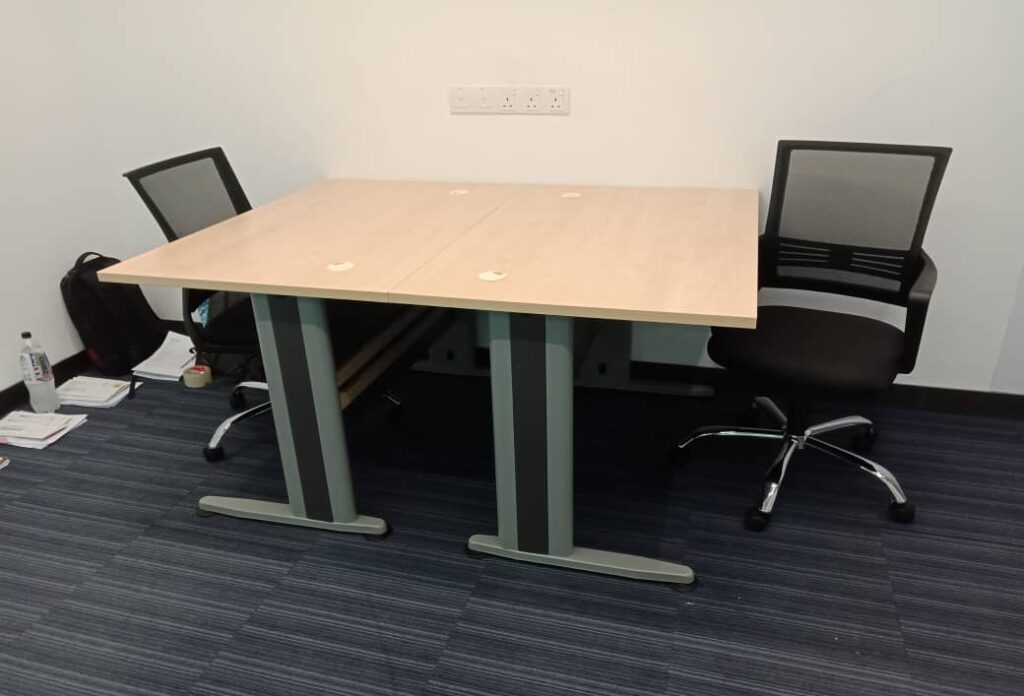 Rectangular Shape Office Table – Modern and Functional Design