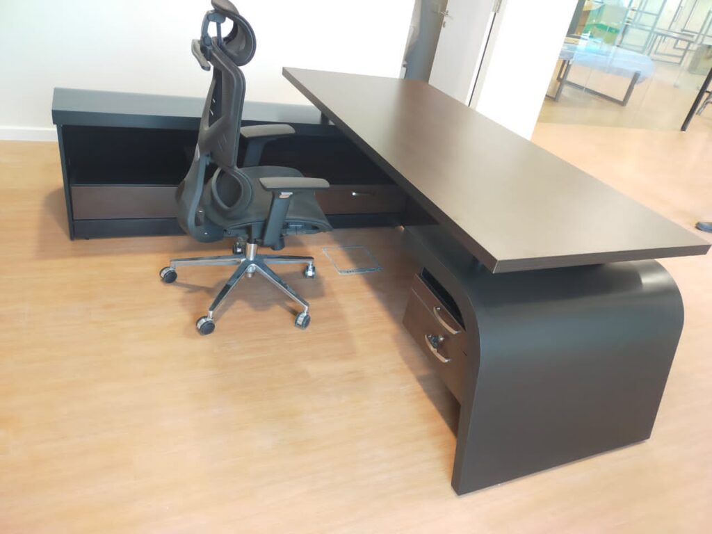 DIRECTOR OFFICE TABLE - AB-MD-FR 2800