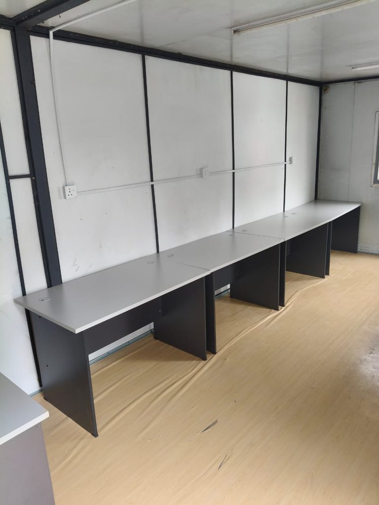 15 Units of V-GT 127 Standard Office Table