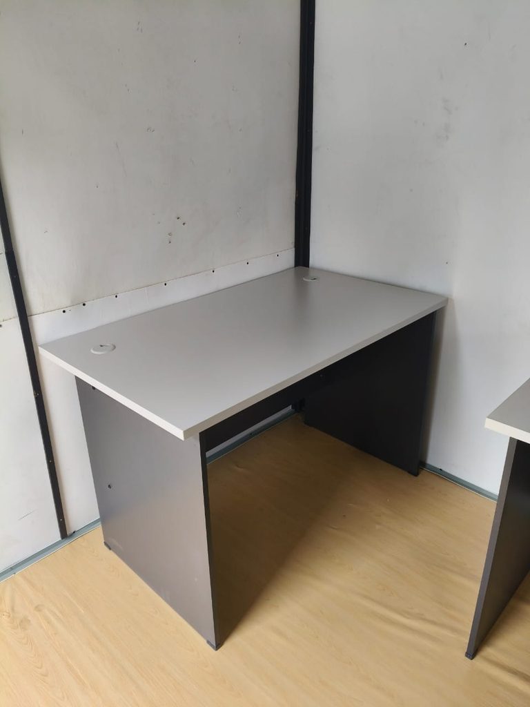 15 Units of V-GT 127 Standard Office Table