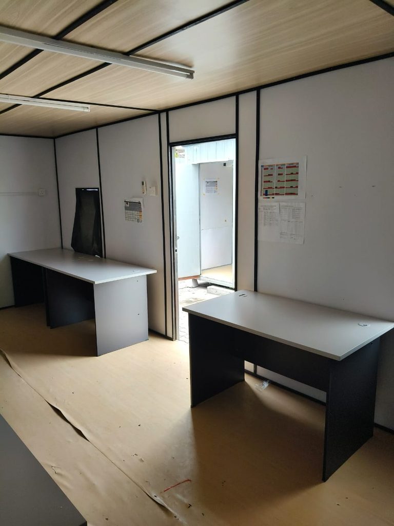 15 Units of V-GT 127 Standard Office Table